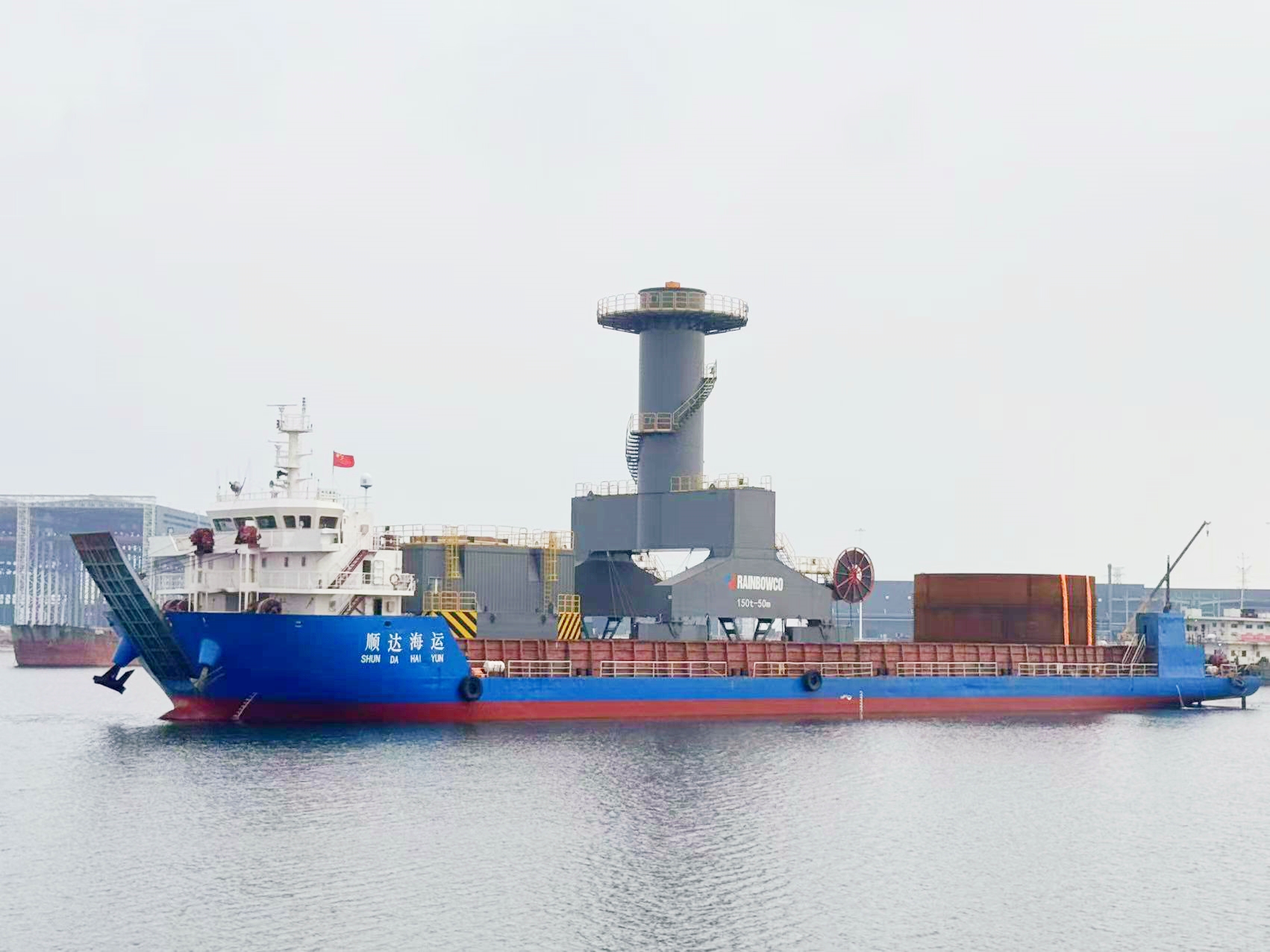 潤(rùn)邦智裝碼頭迎來首艘船舶靠泊，GENMA通州灣制造基地發(fā)運(yùn)能力實(shí)現(xiàn)重大突破(圖1)