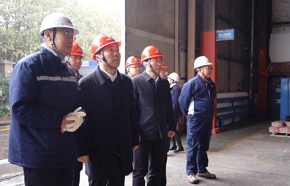 南通市崇川區(qū)區(qū)委書記胡擁軍一行蒞臨子公司潤邦重機調(diào)研復(fù)工復(fù)產(chǎn)工作(圖2)